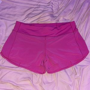 Lululemon Speed Up MR 4” in Sonic Pink